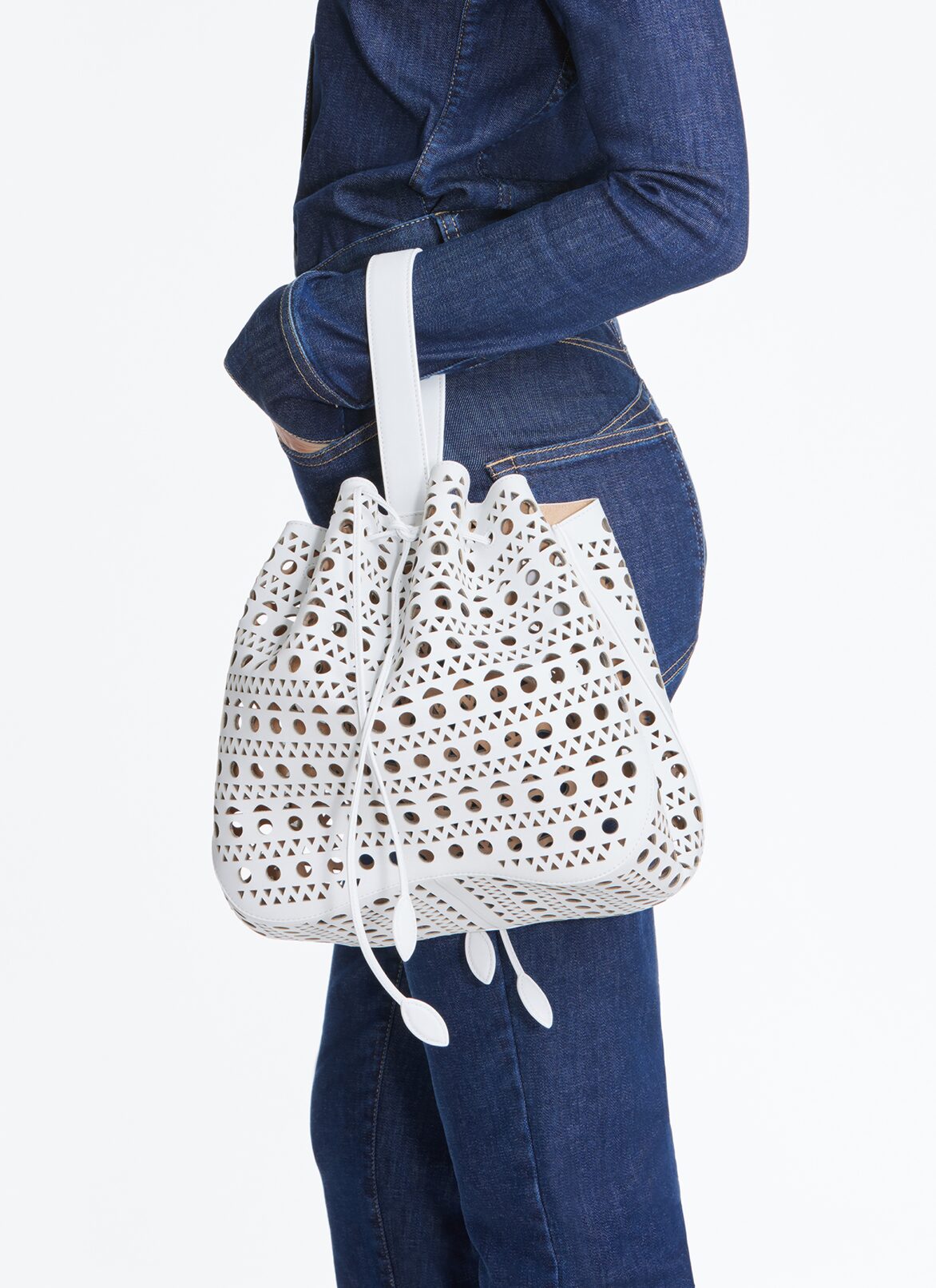 ROSE MARIE 28 BAG IN VIENNE CALFSKIN ALAÏA WHITE ROSE MARIE 28 BAG IN VIENNE CALFSKIN